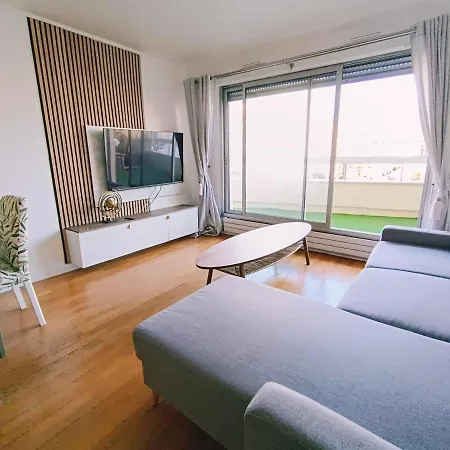Serenity Courbevoie, Paris La Defense * קורבוו
